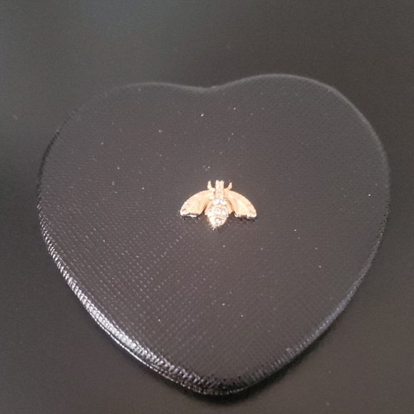 NWOT Black Heart-Shaped Bubble Bee Double-Sided Compact Mirror - Picture 1 of 6